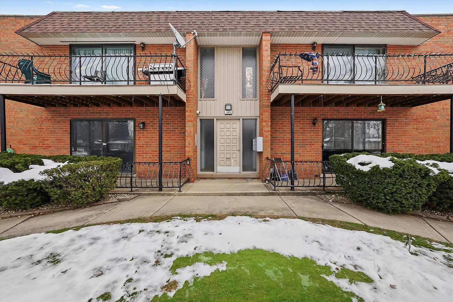 629 N Carroll Pkwy APT 208 photo 1