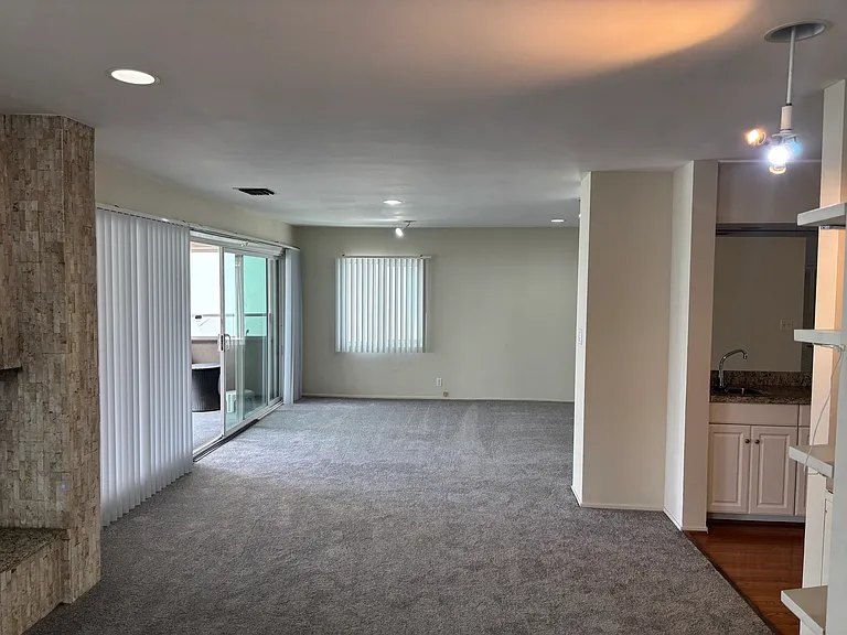 915 Ocean Ave #302 — Photo 17