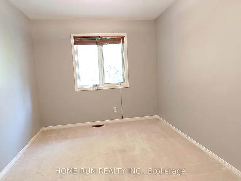 152 Thornbury Cres — Photo 30