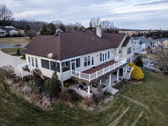 3rd image of 3136 Windy Heights Ln