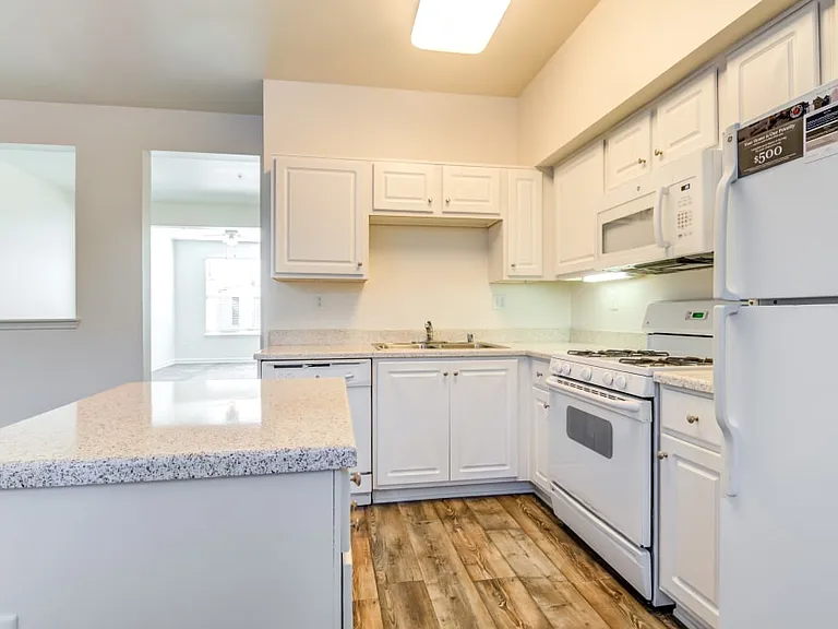 The Village at Serra Mesa - Military Housing — Photo 4