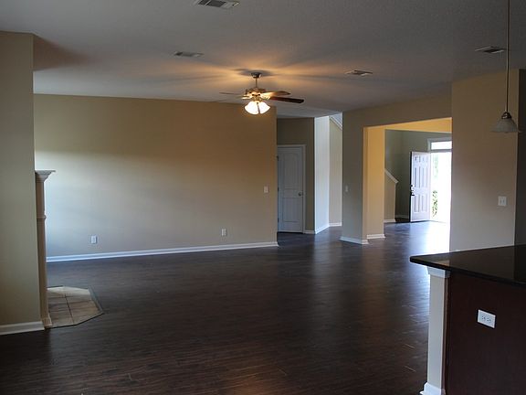 5th image of 117 Winslow Dr NE