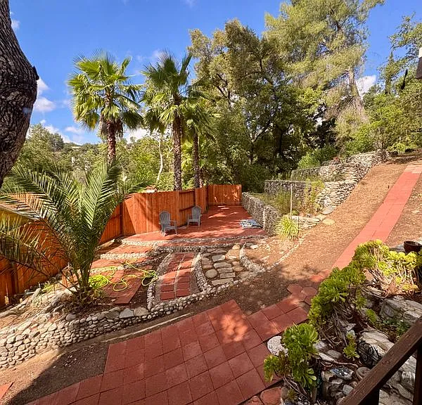 1619 Oak Dr #B1 — Photo 2