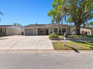 1071 Foxwood Dr, Lutz, FL 33549