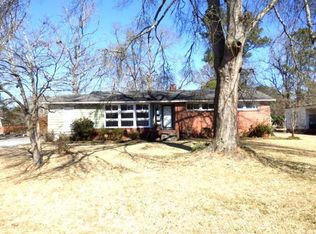710 Vernon Dr, Jacksonville, NC 28540