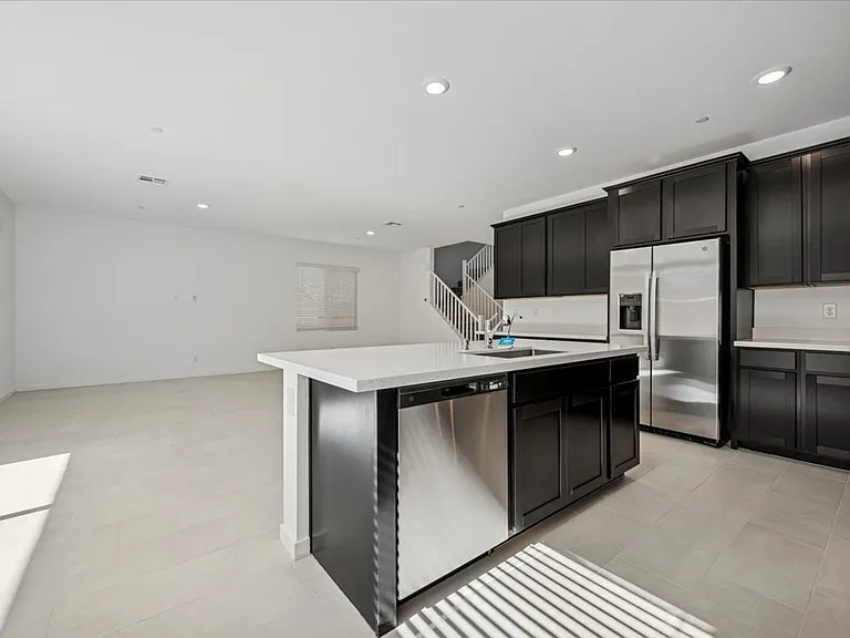 311 Mount Tyndall St — Photo 20
