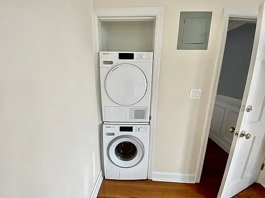 Rented by Stipple Inc. | media 8