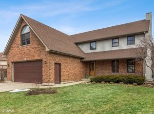 961 Duvall Dr, Woodstock, IL 60098