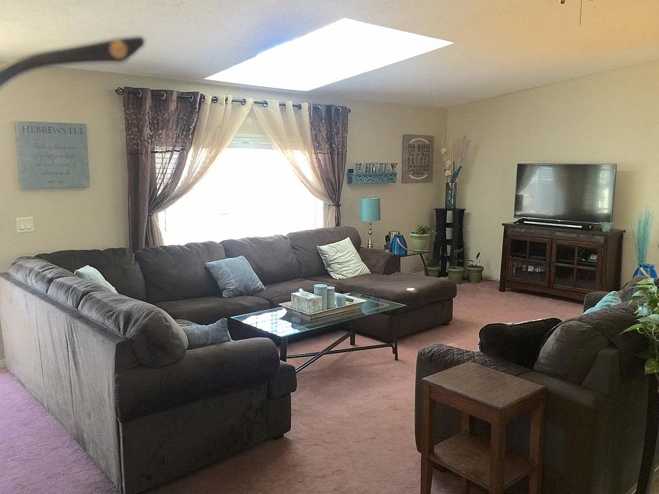 2nd image of 158 Redwood Dr #158
