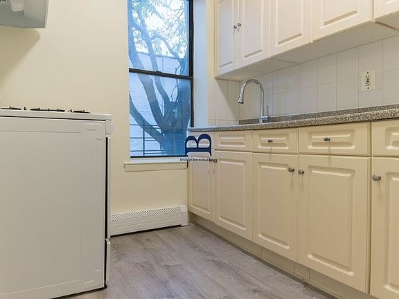 4th image of 1722 Caton Ave APT 20