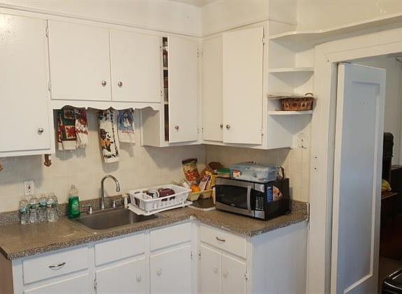 5th image of 511 Norwood St