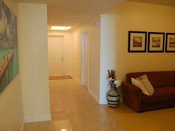 5th image of 3340 NE 190th St APT 906