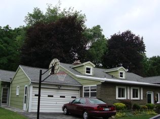 91 Torrington Dr, Rochester, NY 14618