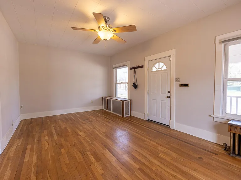 1211 E Boulder St — Photo 4