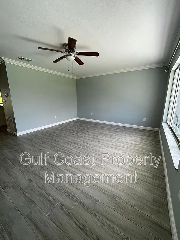 3 bed, 2.0 bath, 1648 sqft, $2,100 — Photo 3