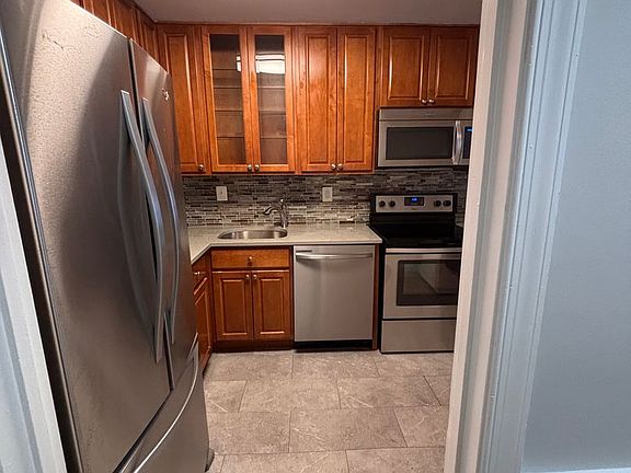 5th image of 307 Prince St APT 1