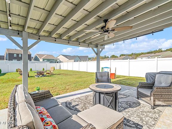 3rd image of 4737 Willow Bluff Cir