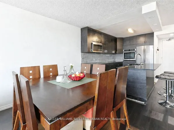 10 Martha Eaton Way #1811, Toronto, ON M6M 5B3