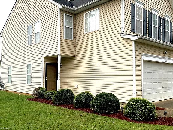 3rd image of 1031 Highstone Dr