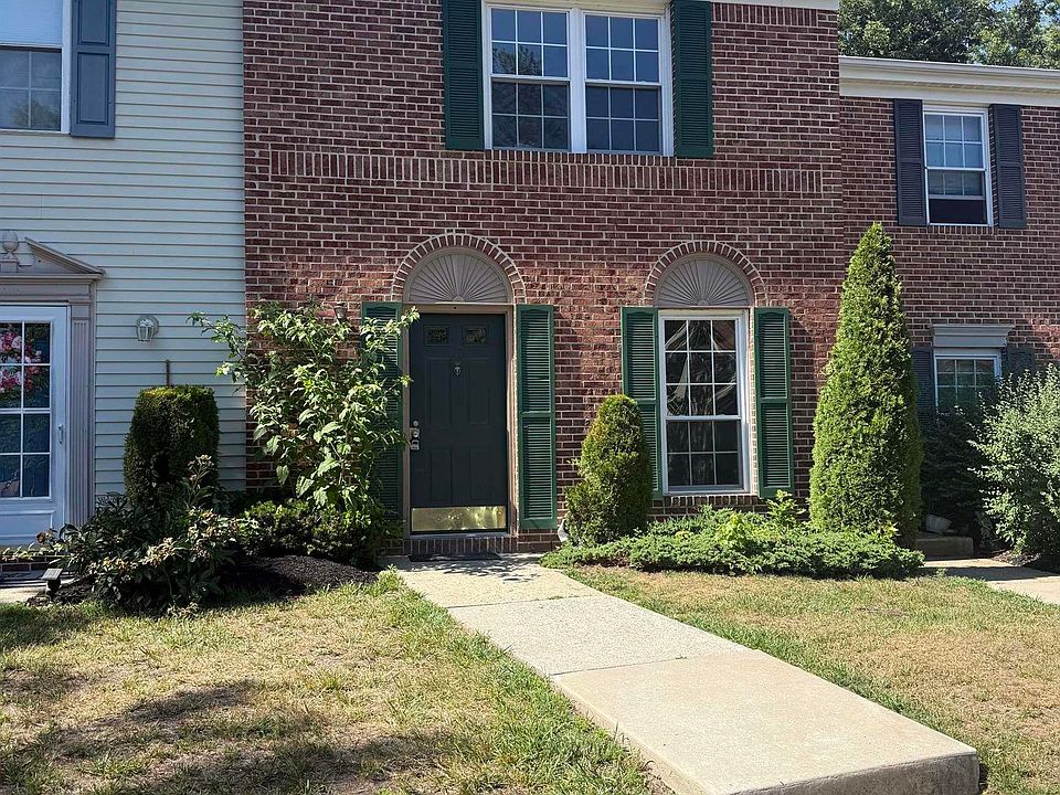 1st image of 170 Rumson Dr #170