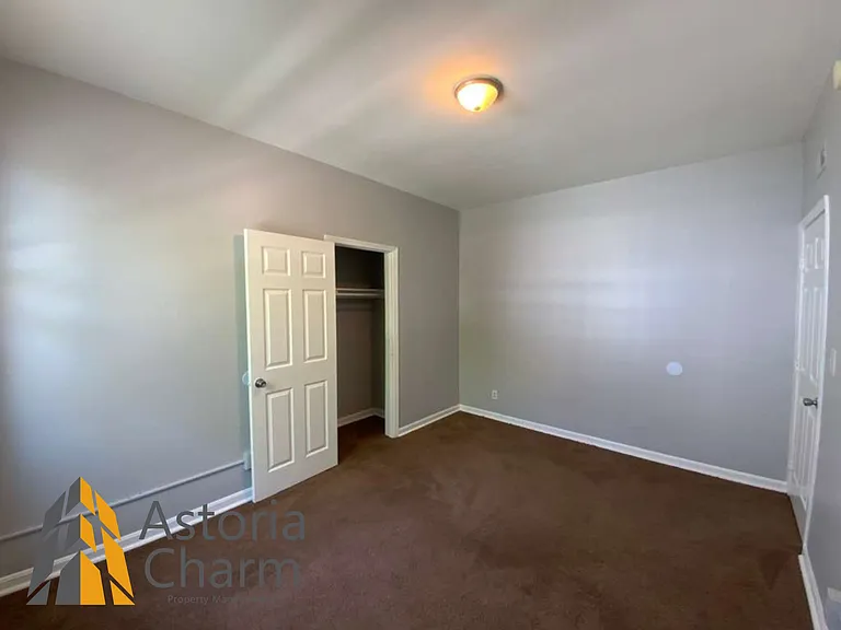 2210 Roslyn Ave #8 — Photo 12