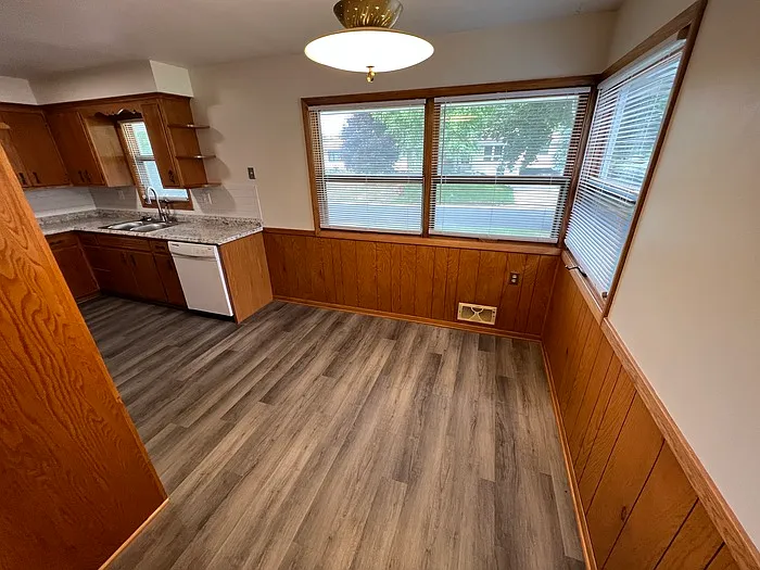 3121 Roosevelt St NE — Photo 4