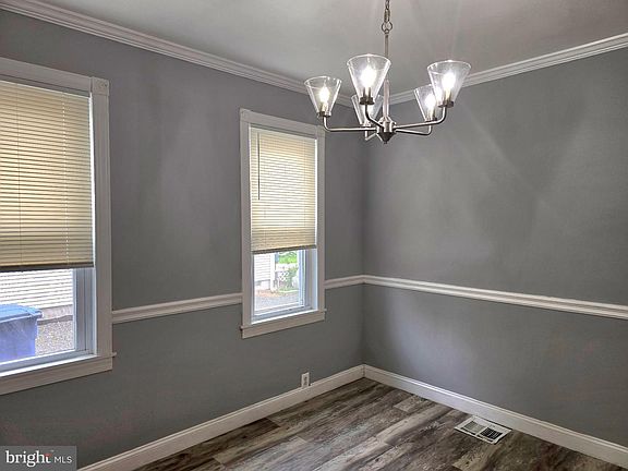3rd image of 238 Clifton Ave
