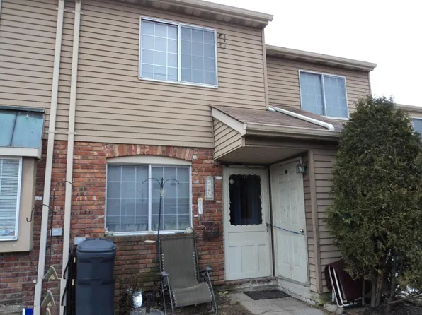 32 E Franklin Ln APT C, Staten Island, NY 10306