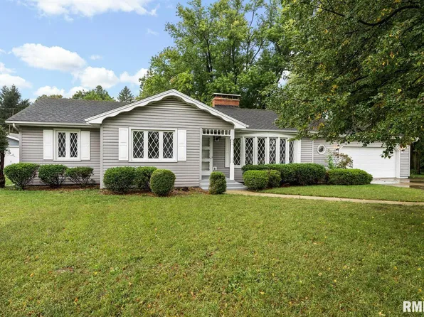 3106 E Cedar Hills Dr, Chillicothe, IL 61523