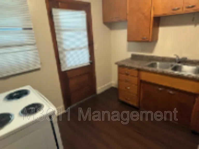 334 N 33rd St #2 — Photo 4