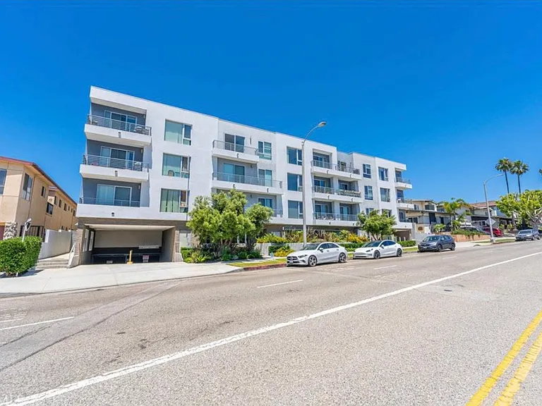 7857 W Manchester Ave #Penthouse 6 — Photo 4