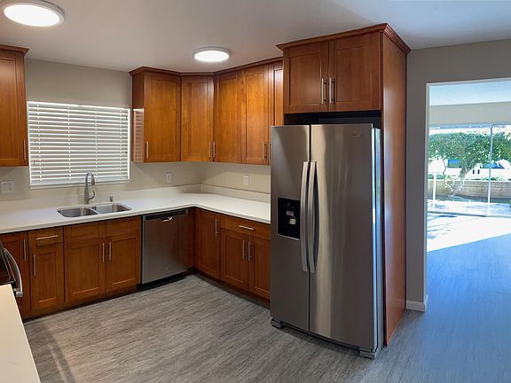 3rd image of 499 La Conner Dr APT 1