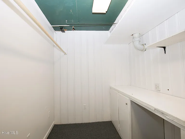 345 E New Hampshire Ave — Photo 51