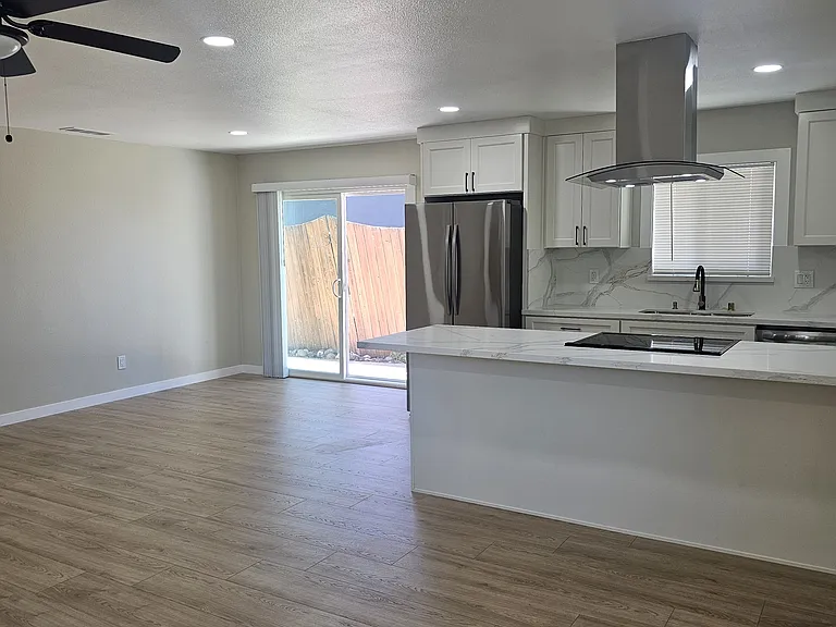 5 Alta Loma Dr — Photo 4