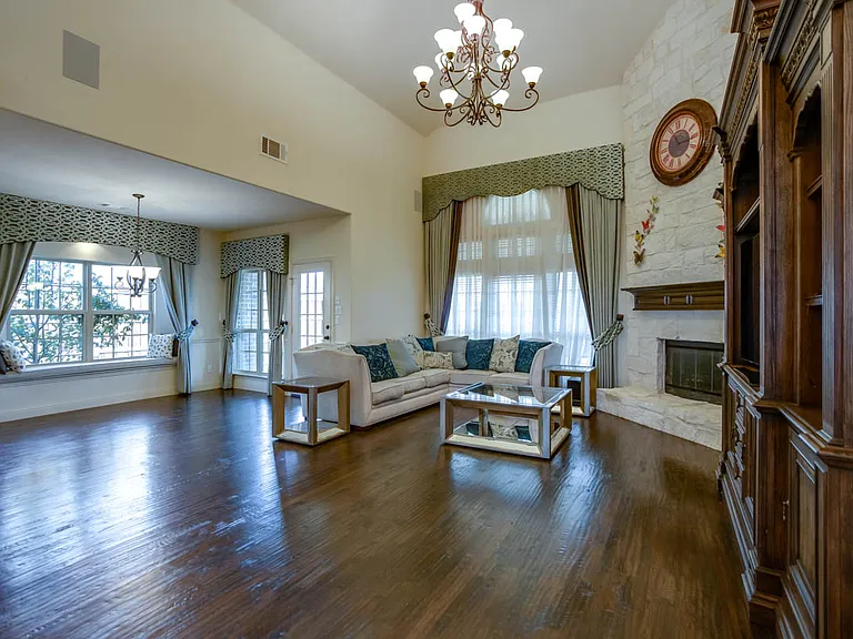 13083 Montfair Blvd — Photo 37