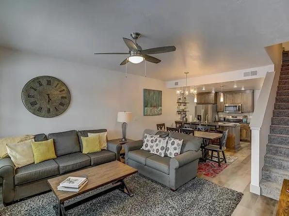 105 Broken Pine Ln, McCall, ID 83638