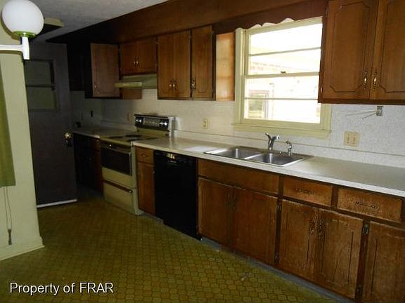 3rd image of 3755 Berkley Ln