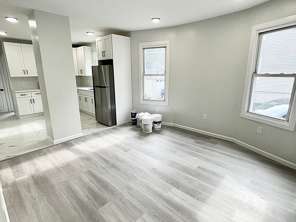5th image of 94 Belmont Ave Floor 1