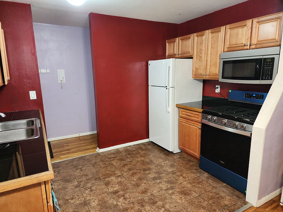 1st image of 91 Regency Park Dr