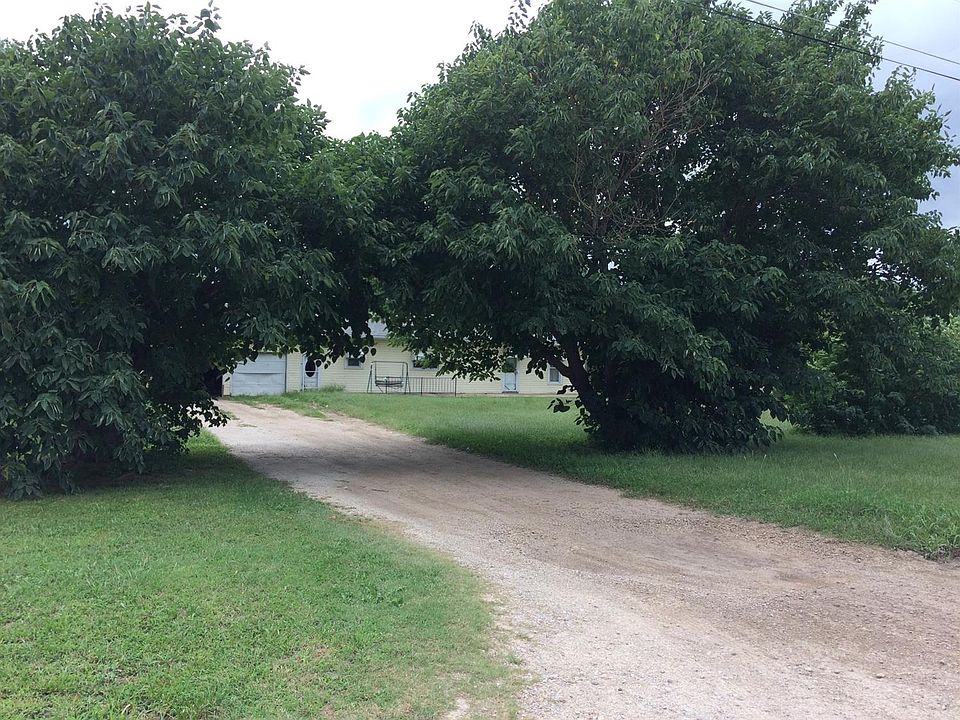 2nd image of 10890 Jade Rd
