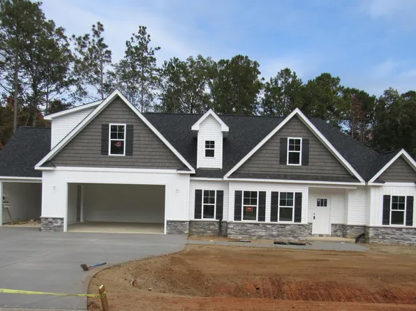 265 Coats Ridge Dr, Benson, NC 27504