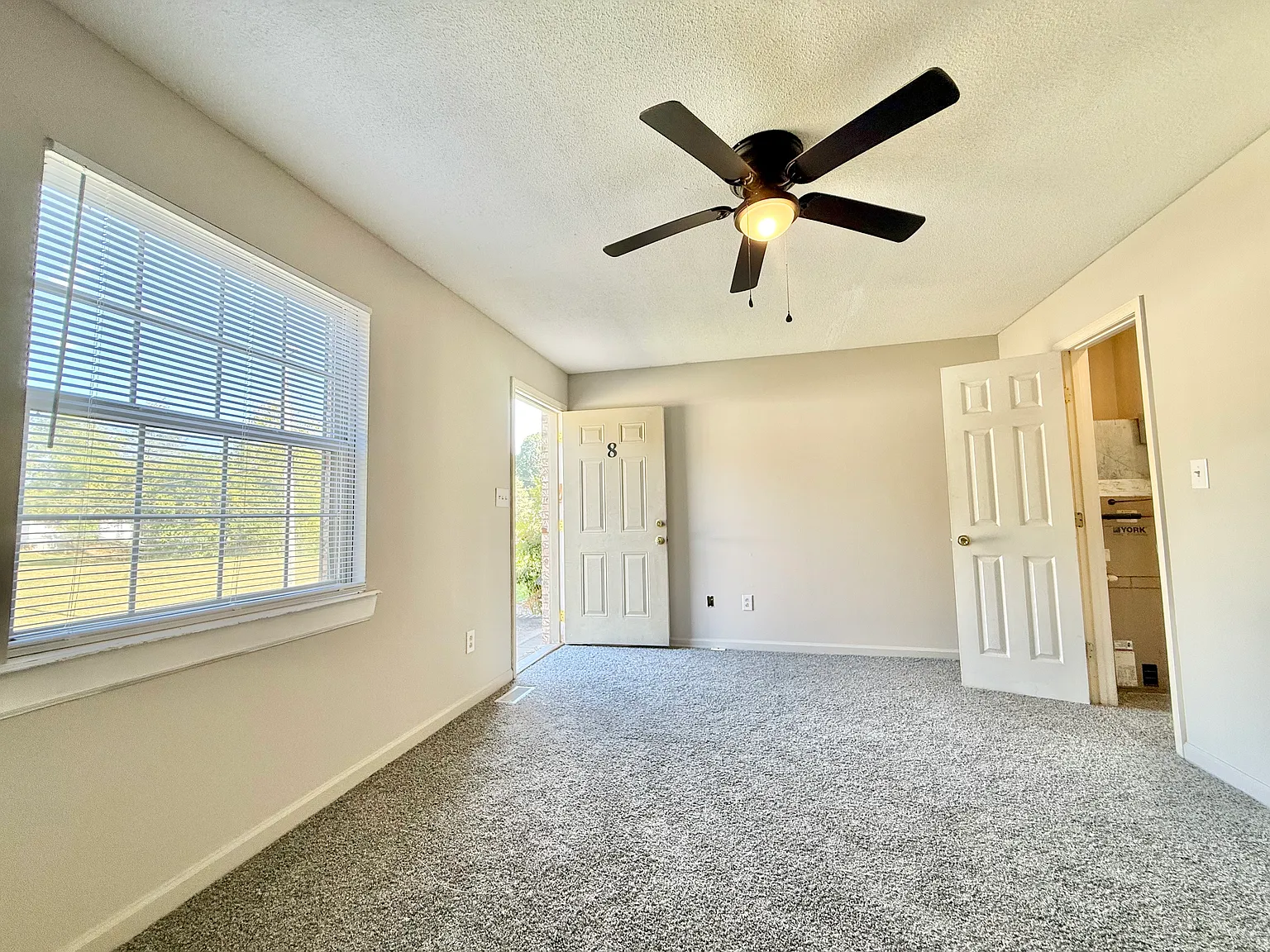 1 bed, $920 — Photo 2