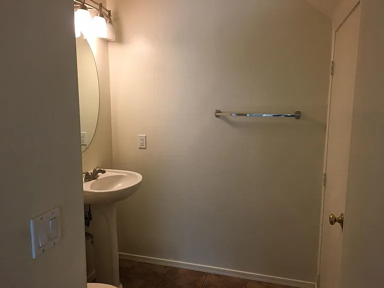 Great Room 1/2 bath