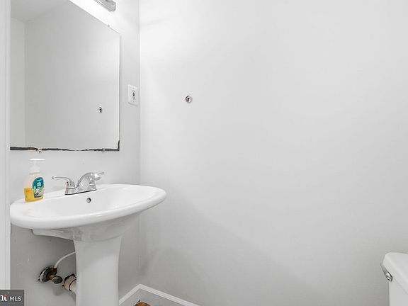 3rd image of 14465 Golden Oak Rd