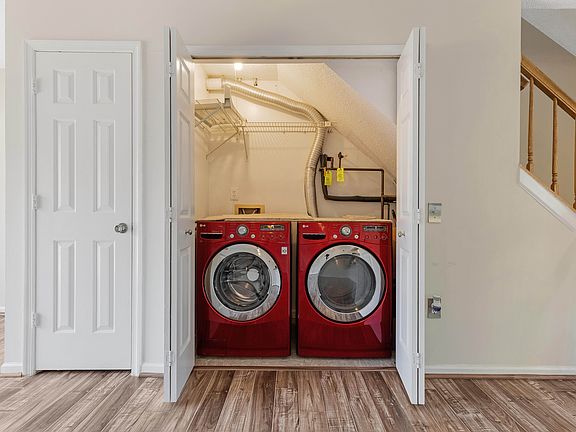 2nd image of 6507 Old Carriage Way