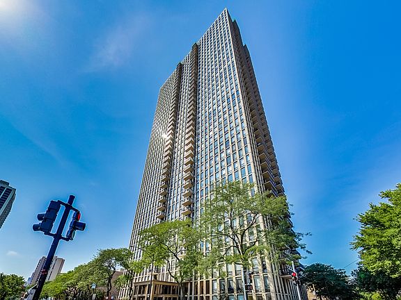 2nd image of 1660 N Lasalle St #1804