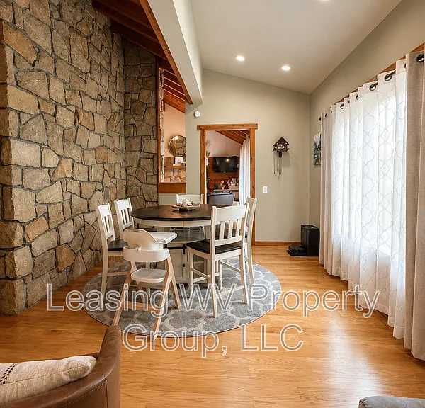 134 Woodbridge Dr — Photo 4