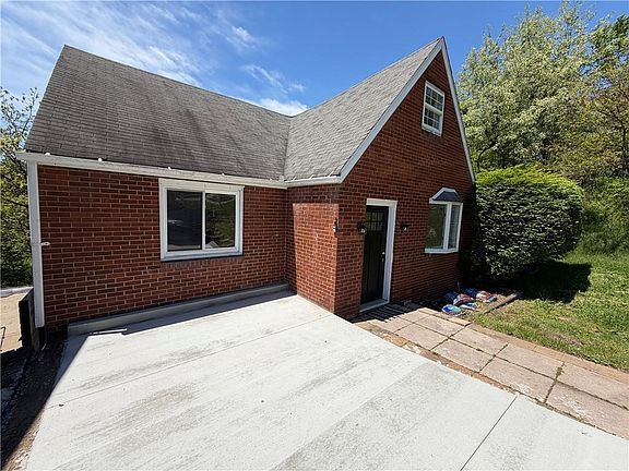 2nd image of 3079 Mount Troy Rd