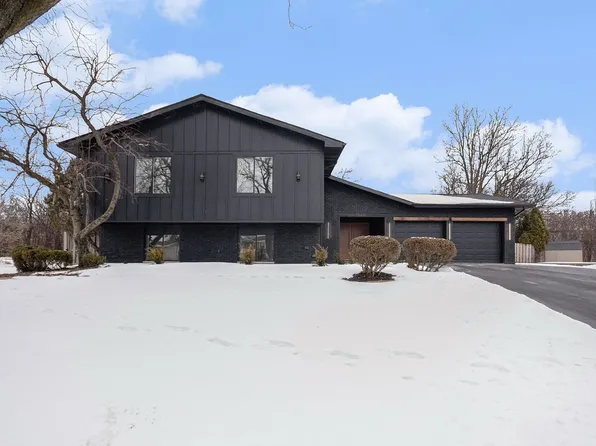 1430 Holland Pl, Downers Grove, IL 60515