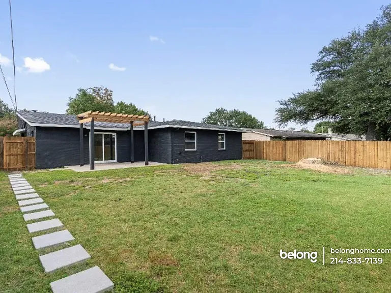 819 Wateka Way — Photo 16